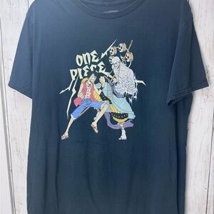 One Piece Graphic T-Shirt size Large